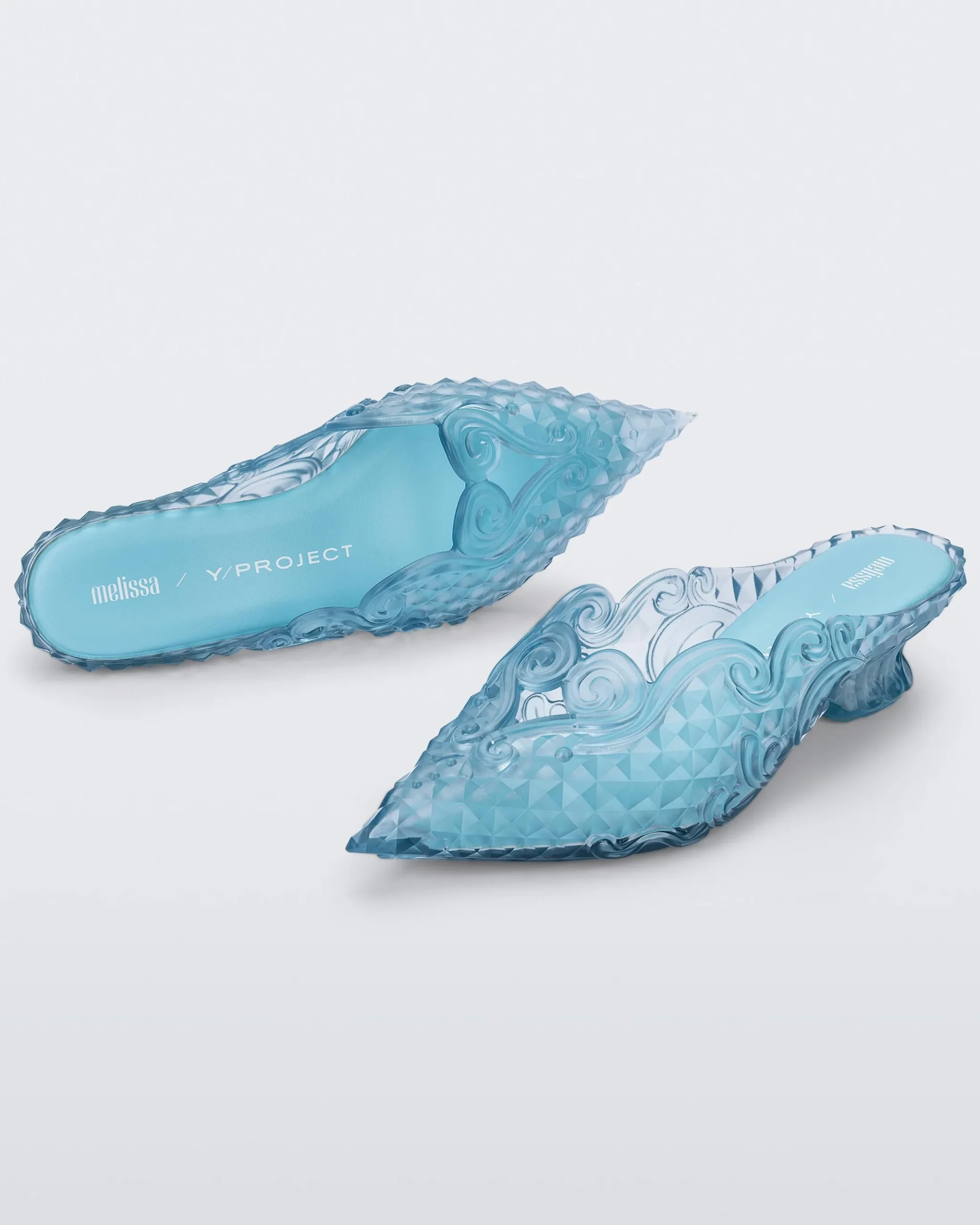 Court Shoe