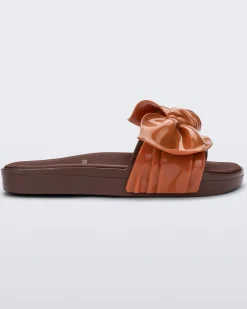 Tie Beach